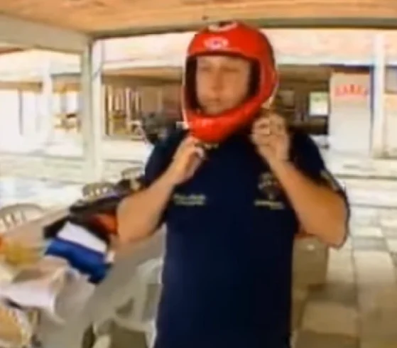 O padre também já era conhecido por suas aventuras aéreas e pelo trabalho em defesa dos direitos humanos.