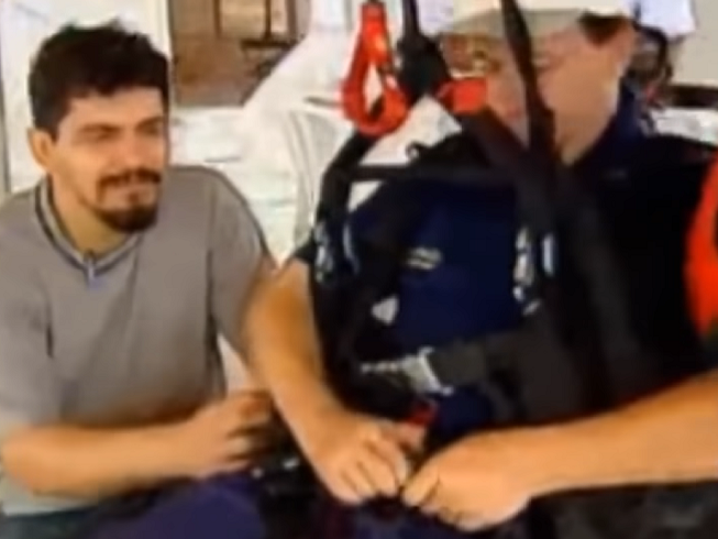 O Instituto de Pesquisa Genética Forense, com base em uma amostra de material obtida do irmão do padre, Moacir de Carli, realizou um teste de DNA que confirmou a identidade de Adelir.