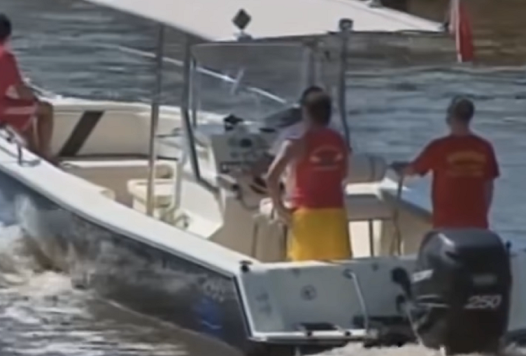 Diversas operações de busca foram realizadas ao longo da costa brasileira, envolvendo equipes da Marinha, Aeronáutica e bombeiros voluntários que procuraram no mar de Santa Catarina por um mês.