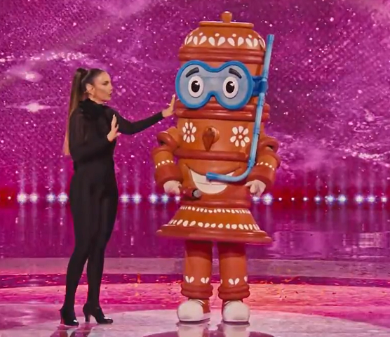 O filtro de barro no Brasil é tão popular que no início de 2023 o objeto foi usado como fantasia por um dos participantes do reality show “The Masked Singer Brasil”.