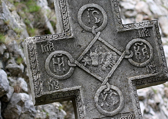  Antes de escrever Drácula, Stoker passou anos pesquisando o folclore europeu e a mitologia dos vampiros. Uma maneira de abordar crenças mantidas na época por camponeses de áreas remotas do continente.