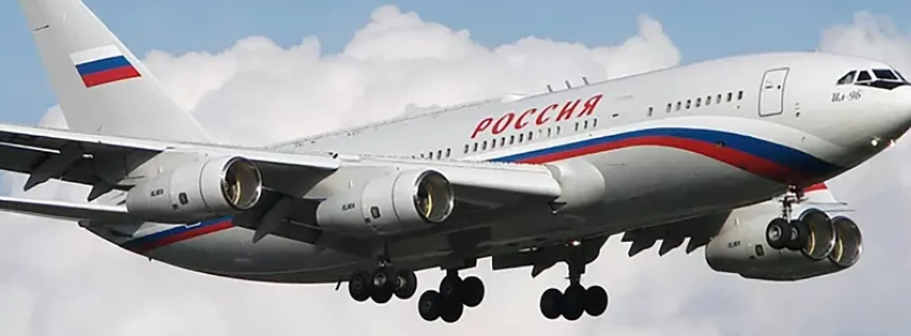 O avião tem blindagem suficiente para suportar efeitos radioativos de uma explosão nuclear. 