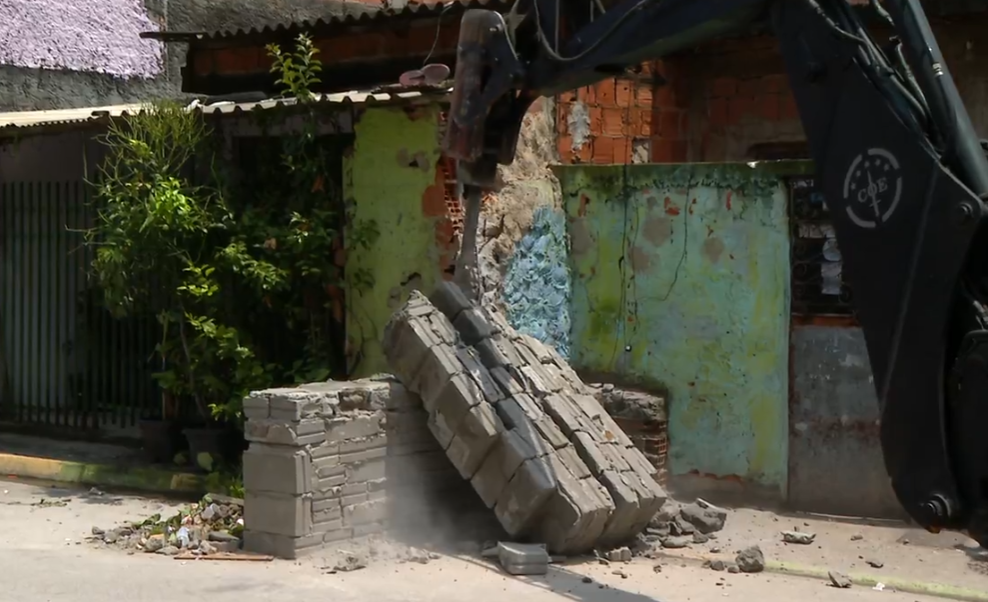 Em 2022, a Polícia Militar retirou das ruas pelo menos 716 toneladas de detritos após a derrubada de barricadas. Isso equivale a 36 caminhões abarrotados de entulho.  