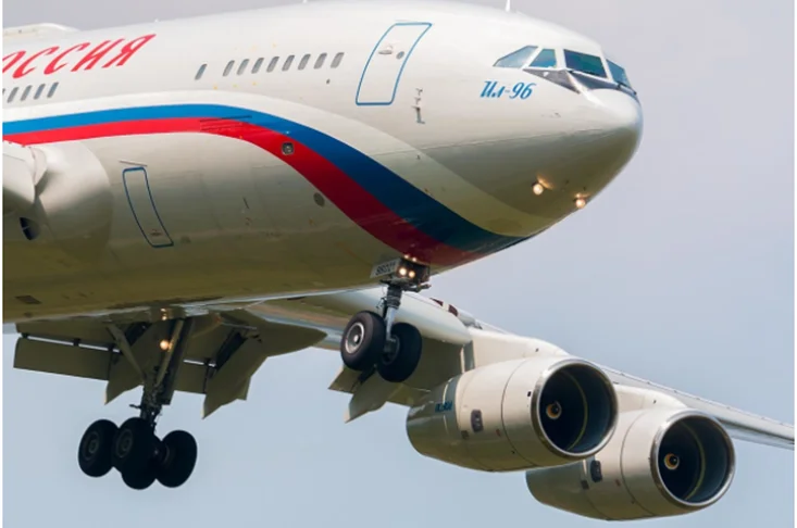 O Kremlin Voador tem quatro motores. Mesmo se dois motores falharem, ainda pode decolar ou descer de altitude, consegue manobrar e prosseguir seu voo.