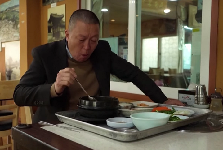 No entanto, pesquisas também apontaram que um em cada três sul-coreanos ainda se mostram contrários à proibição, mesmo que não consumam essa carne, pois acham que deve haver liberdade de escolha.