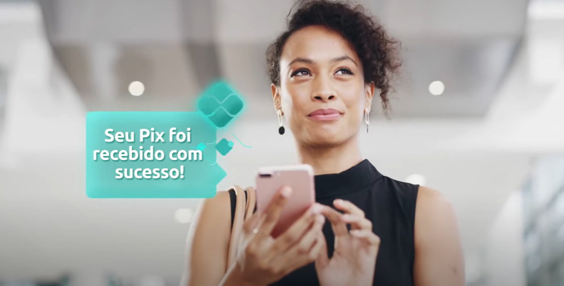 E o Brasil segue aperfeiçoando o Pix, lançando mão de novidades. Em outubro de 2024, foi criado o Pix Agendado Recorrente, em que a pessoa pode agendar pagamentos de mesmo valor para cair na conta de alguém sempre no mesmo dia de cada mês. É como o conhecido débito em conta. Só que é transferência.