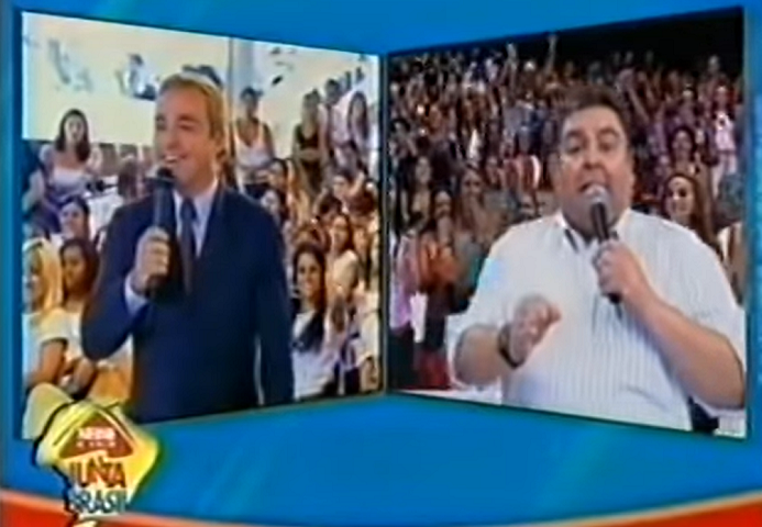 Ao longo dos anos 90, disputou a audiência com o Domingão do Faustão, da Globo. Assim, em uma iniciativa da Nestlé, em 2003, um crossover mostrou os apresentadores na tela das duas emissoras, interagindo.