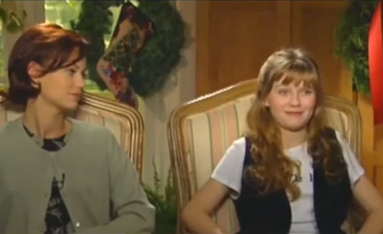 No dia 09/08, ressurgiu na web um vídeo antigo em que a atriz Kirsten Dunst fala sobre a sensação de desconforto que teve ao beijar o astro. A atriz fez esse comentário durante uma entrevista realizada em 1994.