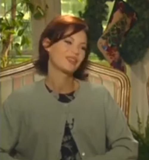 Inclusive, a entrevistadora também questionou se Samantha beijaria Brad Pitt. “Eu acho que eu não recusaria. E ele é um ótimo ator também. Mas eu entendo. Você talvez não esteja interessada ainda em beijar meninos. Eu compreendo”, respondeu a colega de Dunst. 