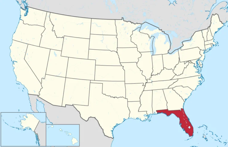 O avião estava registrado em nome da empresa Encore Motors, sediada na cidade de Melbourne, no estado da Flórida. O dono da empresa, John Rumpel, era pai da mulher morta no avião (e avô da criança). 