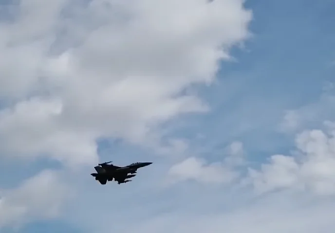 Você soube que um avião caiu no dia 4/6/2024 nos EUA após sobrevoar uma área proibida da capital Washington?   Ele foi perseguido por caças da força aérea . O FLIPAR mostrou e relembra o caso. 