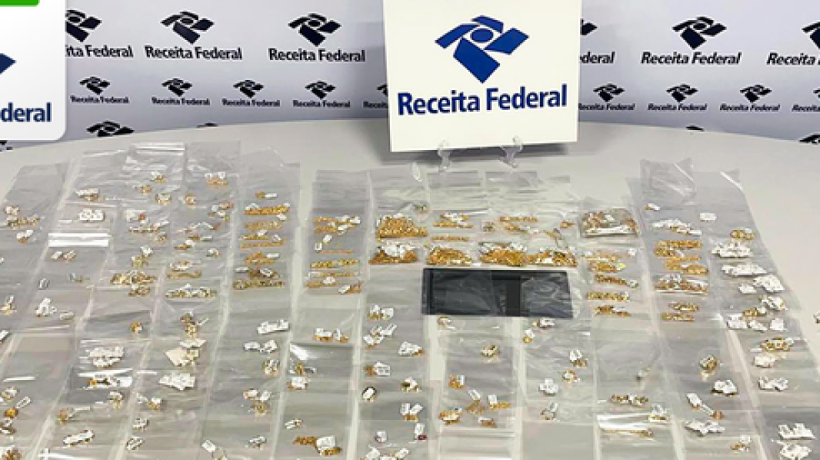 A Receita Federal reteve cerca de R$ 300 mil em joias no aeroporto de Recife. Passageiro com destino a Aracaju despachou os itens, mas não tinha nota fiscal