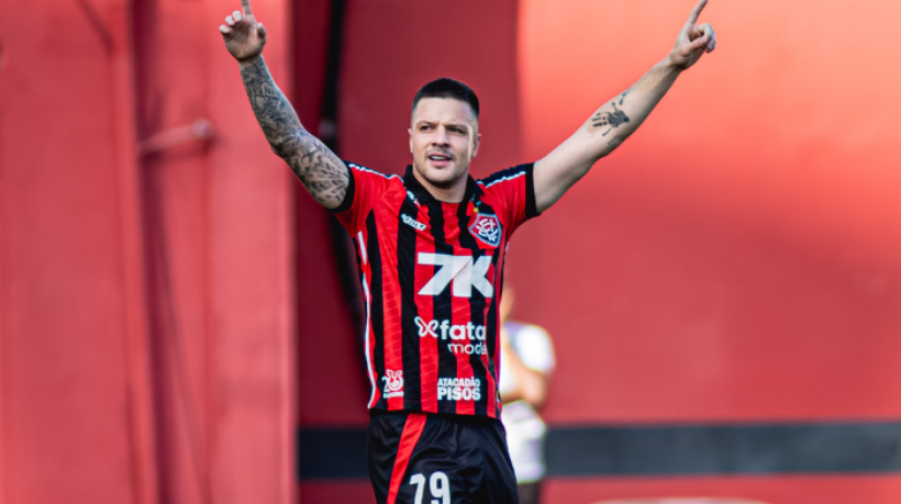 Kayzer foi vendido do Fortaleza ao Vitória em abril deste ano