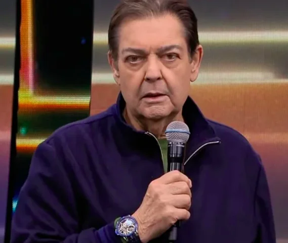 Apesar dos transplantes, Faustão ainda precisa realizar sessões de hemodiálise regularmente. Ele enfrenta problemas de saúde há anos, incluindo diabetes e cardiopatia. 