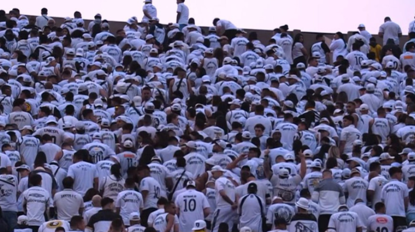 Os protestos começaram quando o placar ainda estava no 4 a 0