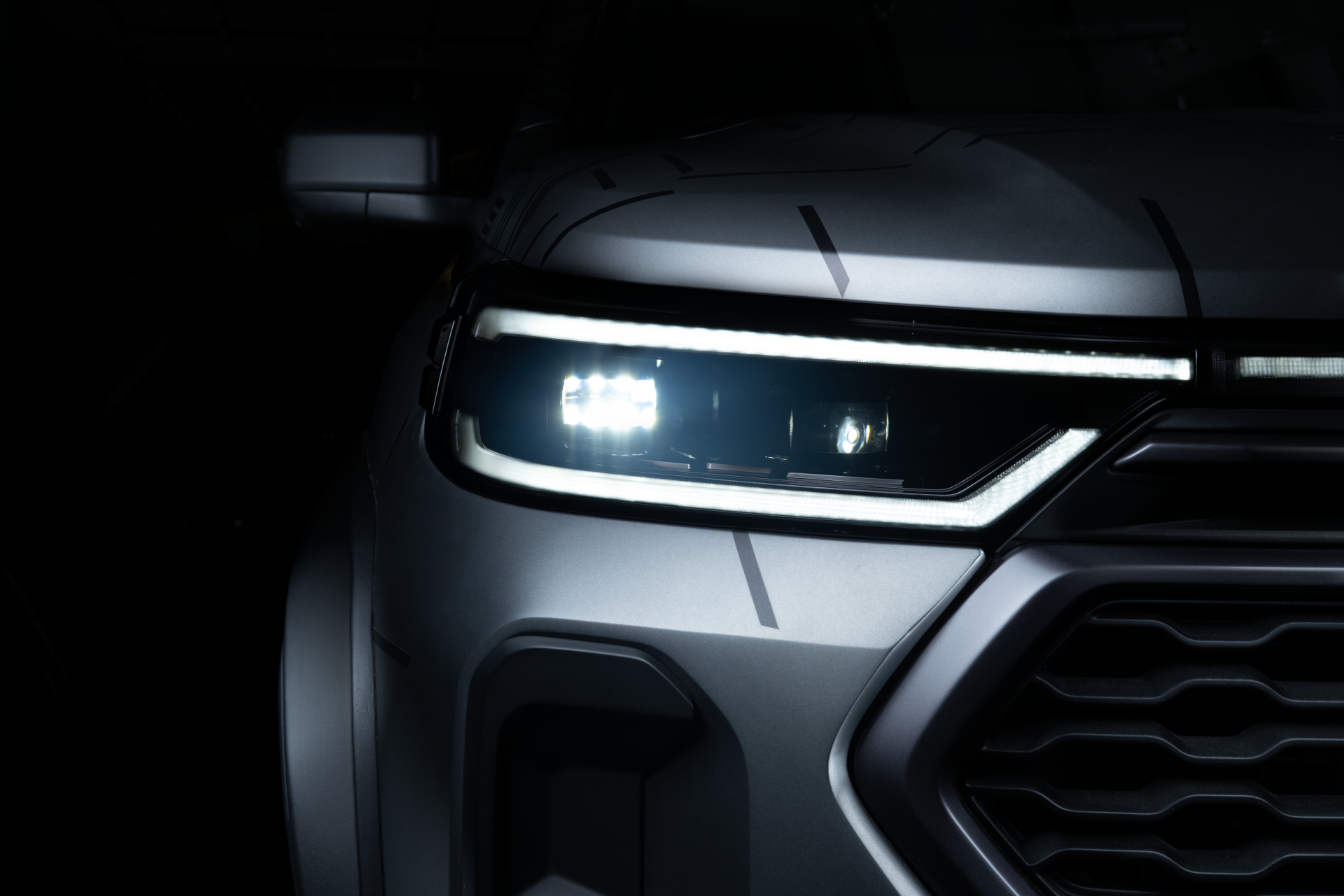 Faróis da Ram Dakota Nightfall