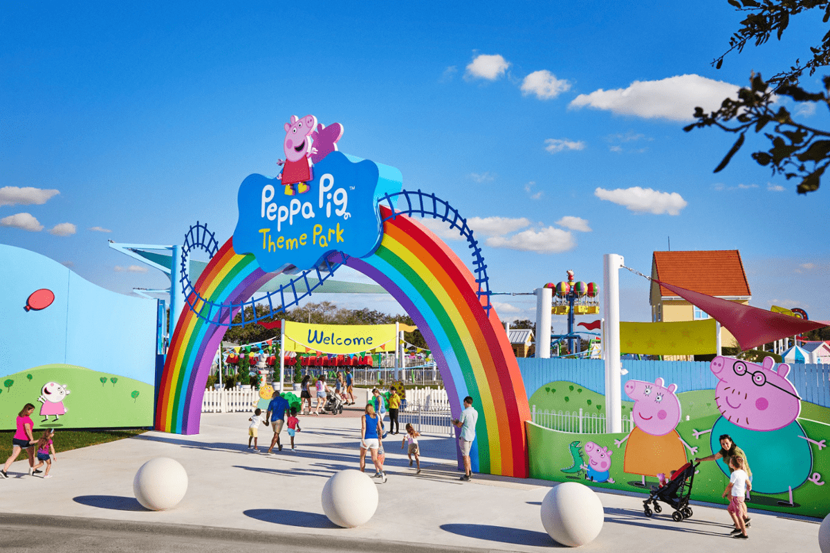 Em 2024, foi inaugurada uma área temática da série infantil de televisão Peppa Pig, com recreação para as famílias.


