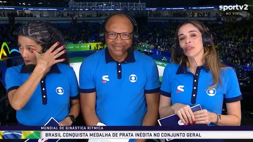 Foi um momento de intensa emoção. As duas comentaristas que participaram da transmissão do SporTV não conseguiram conter as lágrimas. “Pode chorar, não precisa segurar. Essa conquista vai muito além, é da família da ginástica”, disse o narrador Julio Oliveira, ao perceber as lágrimas das comentaristas Renata Teixeira, que é árbitra da modalidade, e a ex-atleta Juliana Coradine. 
