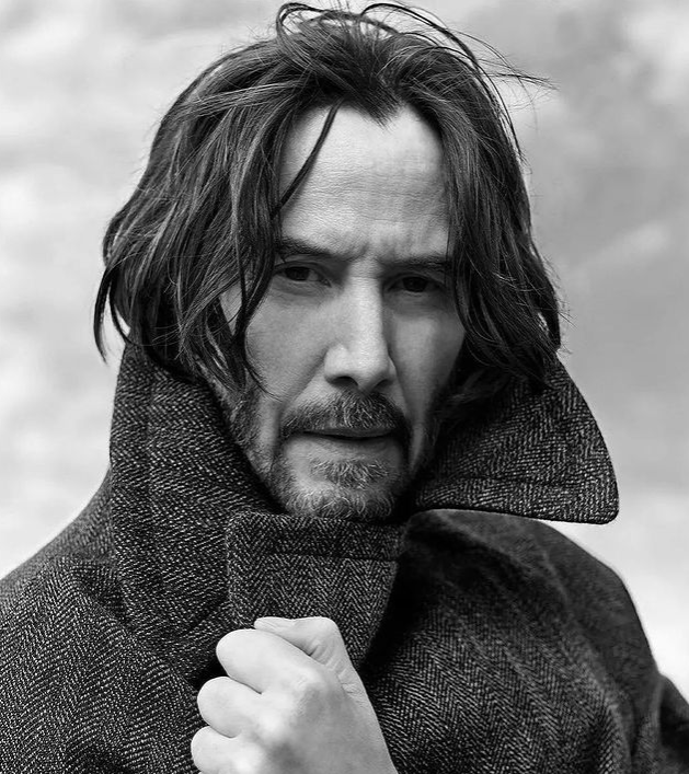 Keanu Reeves vive um momento da carreira em que está consagrado pela crítica e pelo público, tendo a admiracão e o respeito pelo talento e pela integridade de caráter.