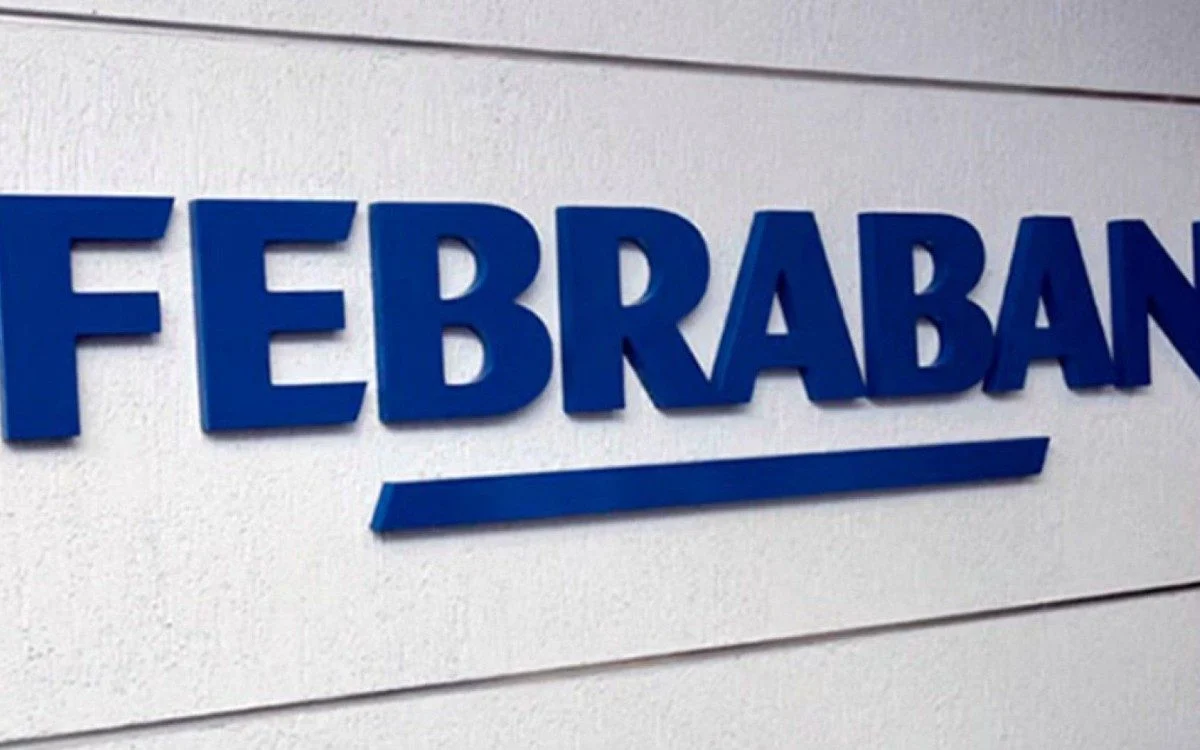 Segundo a Febraban (Federação Brasileira de Bancos), quem recebeu um PIX por engano tem que entrar em contato com o destinatário para devolução do valor. No caso, o primeiro passo é ir ao banco.