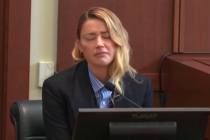 No fim, o júri entendeu que ambos fizeram acusações falsas e difamatórias. Ela foi condenada a pagar cerca de R$ 40 milhões de indenização ao ex-marido.