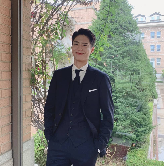 Sua participação nessa produção exibida pela Netflix fez com que ele recebesse o título de Príncipe Herdeiro da Nação. 