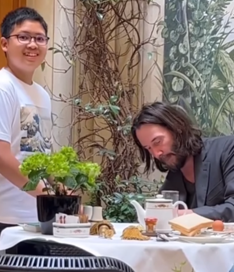 O ator canadense conta com o carinho dos fãs, já que retribui com uma atenção rara. É comum vê-lo dando autógrafos com simpatia.