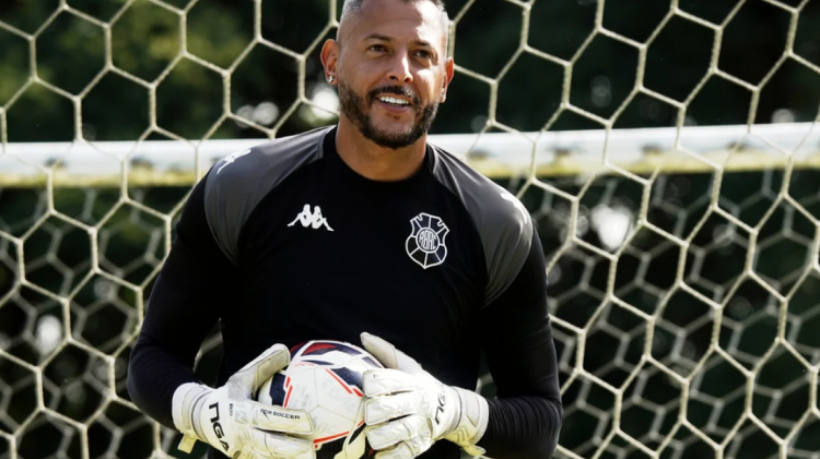 Fernando Henrique chega por empréstimo do Rio Branco-ES