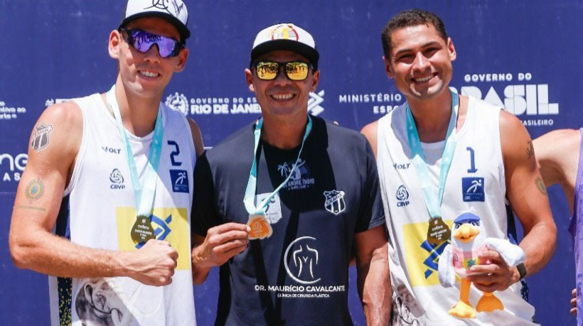A dupla cearense Mateus e Adelmo brilhou na 8ª etapa do Circuito Brasileiro de Vôlei de Praia, realizada neste final de semana em Copacabana (RJ)