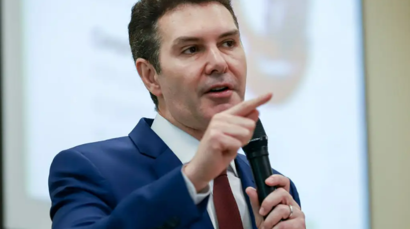 O ministro das Cidades, Jader Barbalho Filho, classificou como "epidemia" a presen&ccedil;a de fac&ccedil;&otilde;es criminosas em condom&iacute;nios populares durante audi&ecirc;ncia no Senado