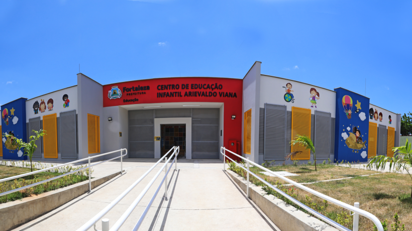Fachada do Centro de Educação Infantil (CEI) Arievaldo Viana quando de sua inauguração. Imagem meramente ilustrativa 