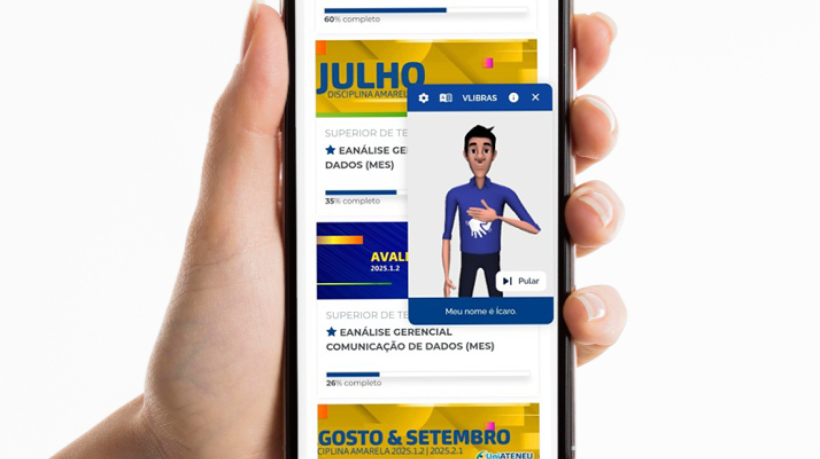 Os acadêmicos contam com tutores humanos via WhatsApp, que oferecem acompanhamento próximo e respostas rápidas 