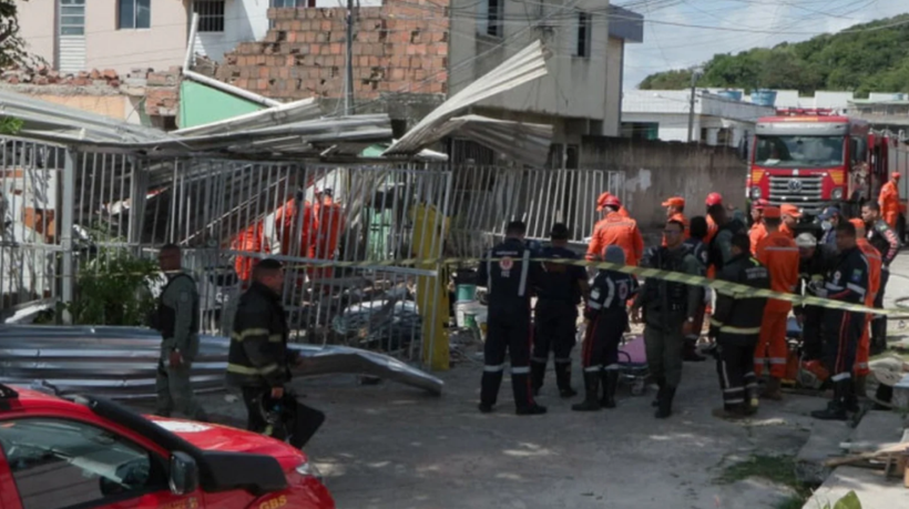 Desabamento deixa vítimas em Olinda. Samu que foi acionado às 7h32 para atender uma ocorrência com múltiplas vítimas