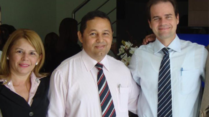  Linda Síria e Apolônio (fundadores da Amels) com um dos diretores da Hapvida