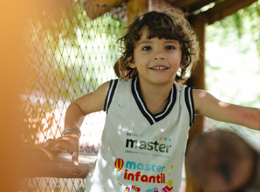 Campanha de matrículas do Colégio Master reforça a importância das conexões fora das telas 