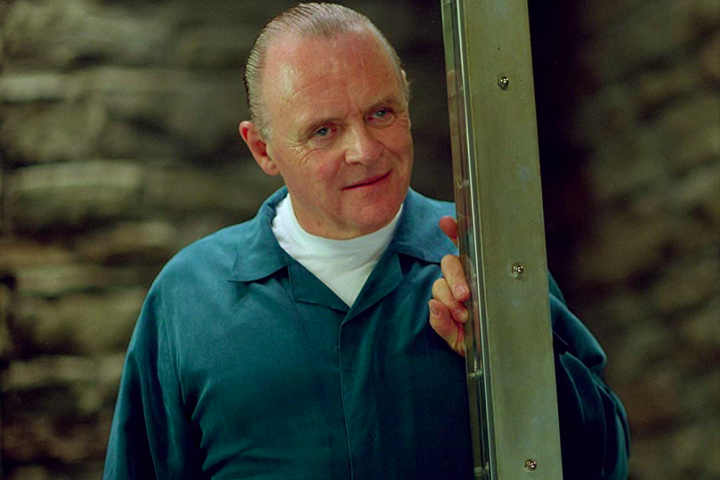“Dragão Vermelho”, 2002 – A versão de 2002 trouxe Anthony Hopkins de volta ao papel de Hannibal Lecter, servindo como uma prequela de O Silêncio dos Inocentes, de 1991. 