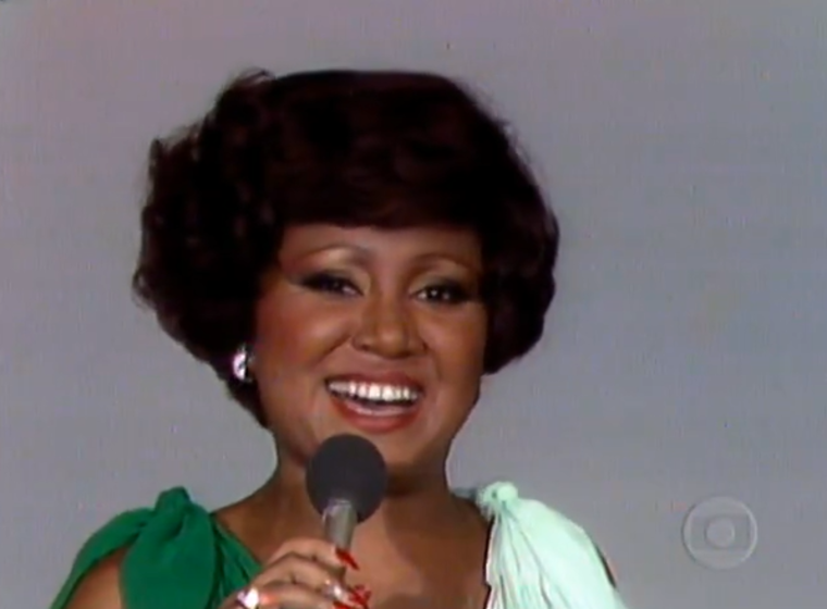 Alerta Geral era um musical exibido na primeira semana de cada mês, entre 1979 e 1981, como parte da faixa de programação da TV Globo. No comando, Alcione dividiu o microfone com a amiga Clara Nunes.