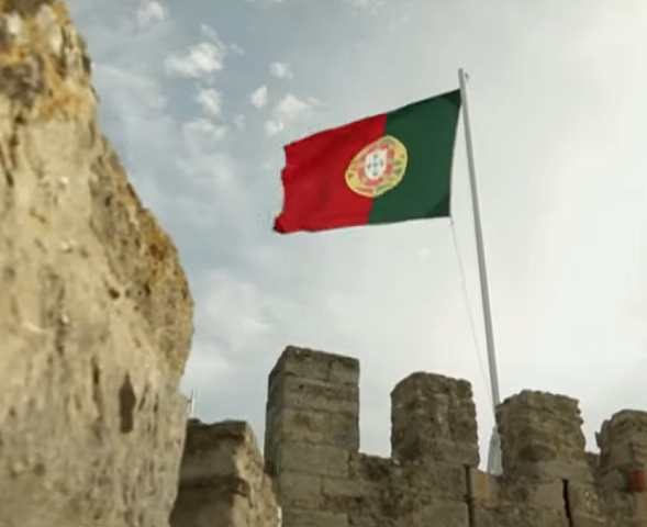 A história do nome também está ligada a aspectos sociais do período colonial. Muitos portugueses que chegavam ao Brasil e desejavam preservar o anonimato adotavam o sobrenome Silva. 
