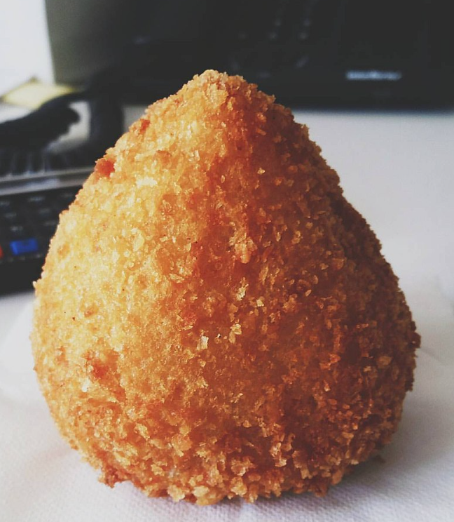 A seleção da Taste Atlas considera as avaliações de usuários, filtrando bots e ratings de cunho nacionalista — a ideia é valorizar preferências “autênticas”. Dependendo do caso, quitutes típicos de certos países também são encontrados no Brasil. Veja se conhece todos do Top-10 e se já experimentou algum.