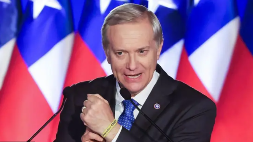O candidato de direita José Antonio Kast foi eleito presidente do Chile, após uma vitória expressiva sobre a candidata comunista Jeannette Jara 