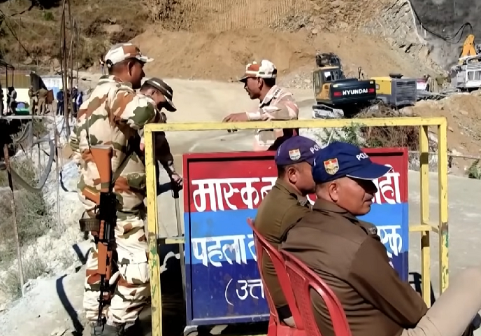 A região é conhecida por sofrer com deslizamentos de terra, terremotos e inundações.