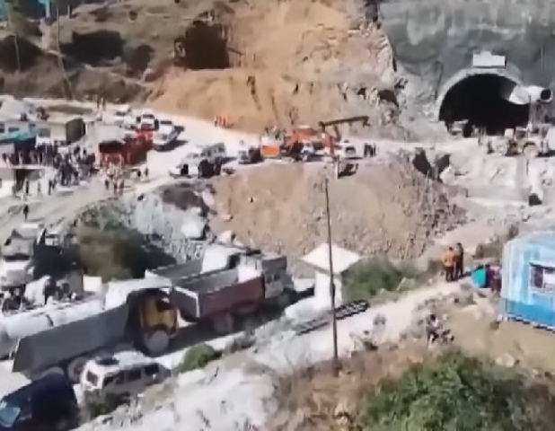 Após dias de avanço lento, os engenheiros conseguiram acelerar o processo devido ao uso de uma máquina de perfuração potente.