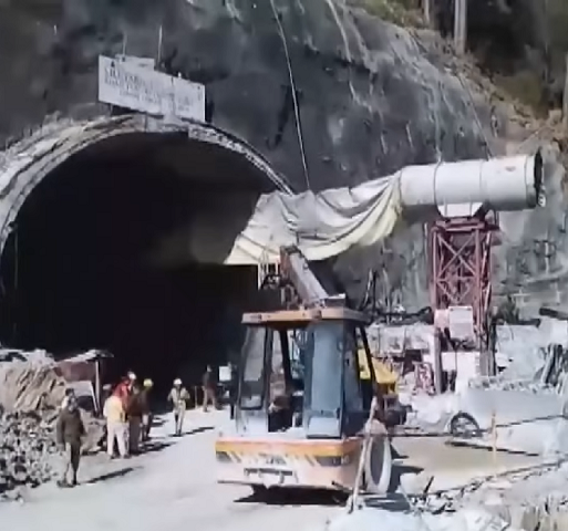 Estavam em colaboração com a polícia local a Autoridade de Gestão de Desastres da Índia e o Fundo Estadual de Resposta a Desastres.