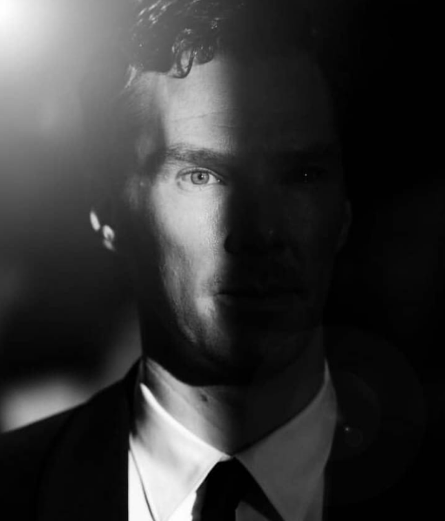 Sua vida tem momentos de tensão, como em 2004, na África do Sul, onde gravou a minissérie To The Ends of The World. Ele e dois amigos foram sequestrados numa estrada, ameaçados de morte e mantidos em cativeiro por duas horas e meia. Depois foram abandonados, feridos, num descampado.