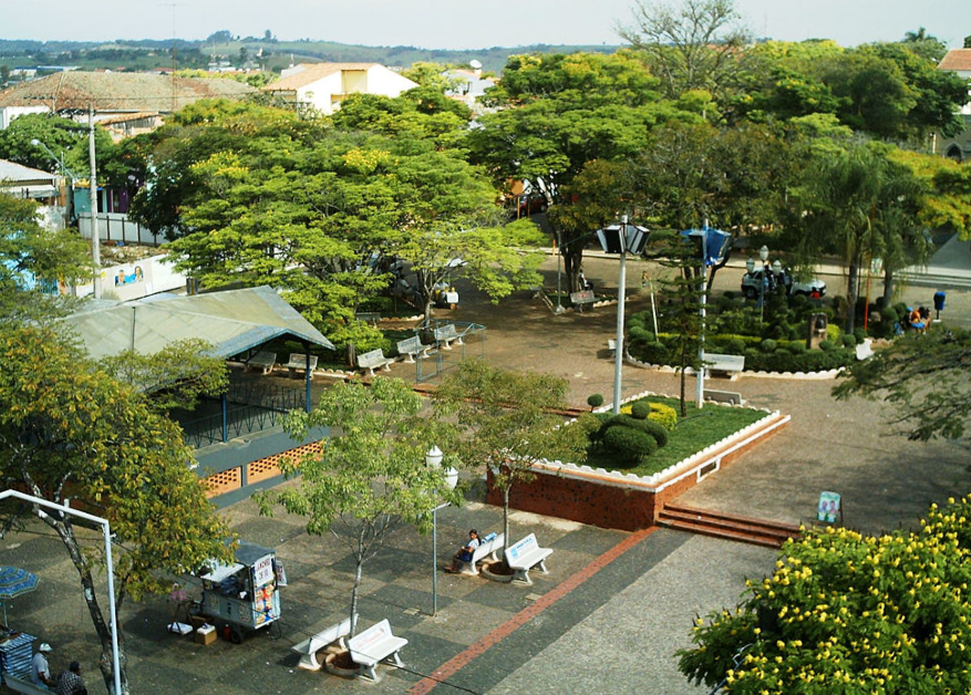 No dia 13 de dezembro de 2023, ela formalizou a união estável com o médico Felipe Zecchini Muniz em cartório de Angatuba, no interior de São Paulo, e mudou sua identidade para Suzane Louise Magnani Muniz. 
