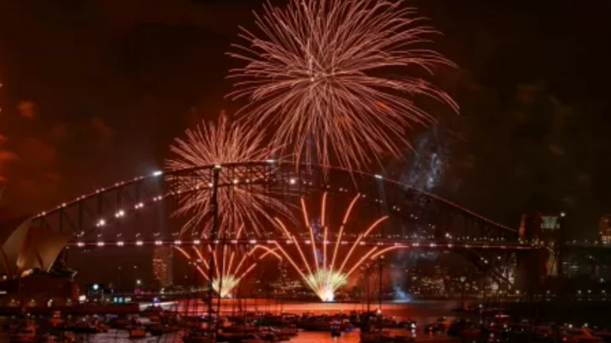 Fogos de artifício marcaram a chegada de 2026 na Austrália