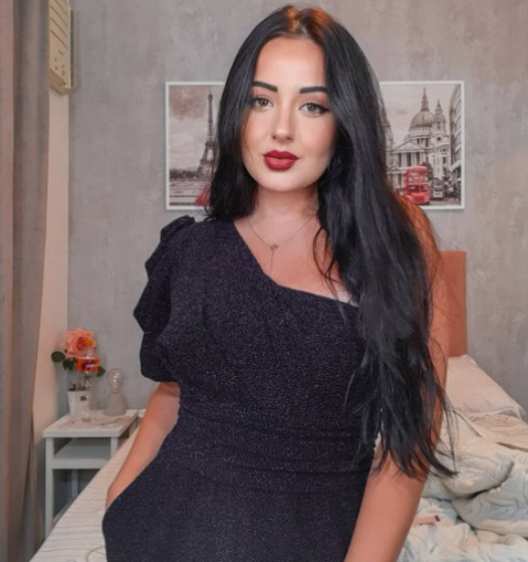 Após um ano e meio em Portugal, Joanne se casou com o português Jorge Arantes, em 1992. Eles tiveram uma filha, Jessica Isabel Rowling Arantes (foto), nome escolhido para homenagear Jessica Mitford, escritora que era a referência para Rowling.