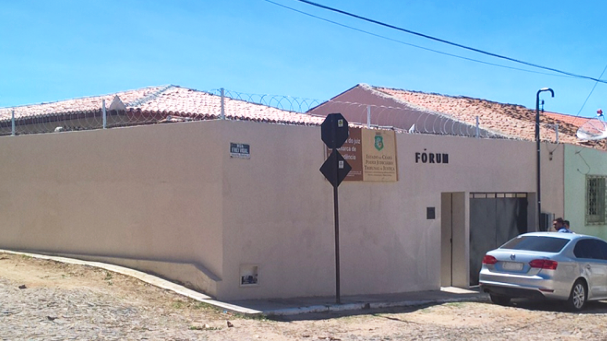Fachada do fórum de Independência, no Ceará 