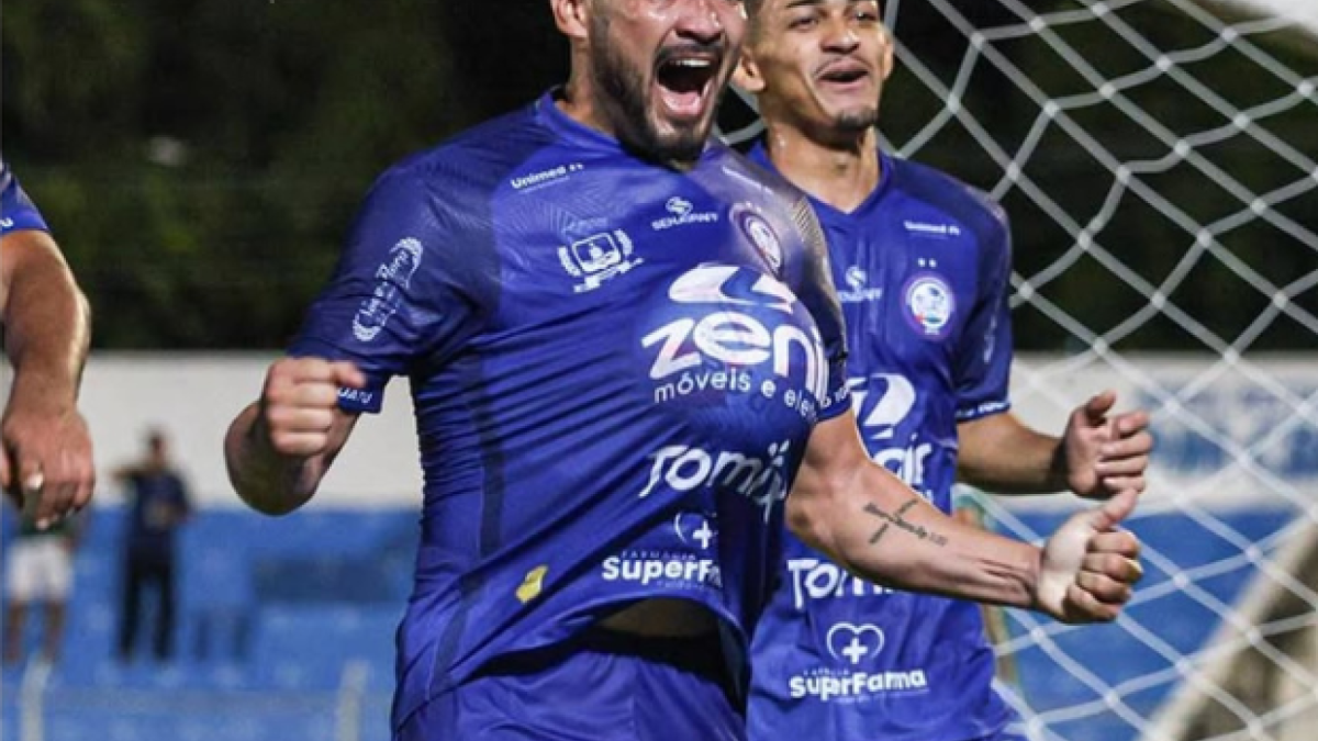 O Iguatu venceu o Maranguape por 2 a 0 pelo Campeonato Cearense. 