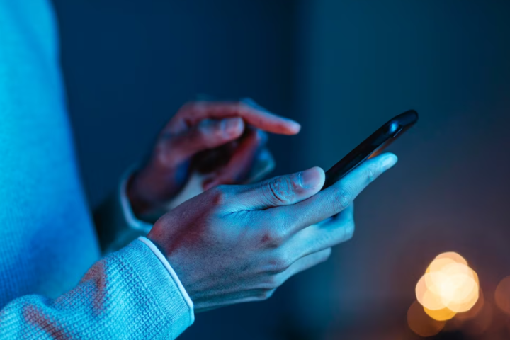 A tecnologia da tradução em tempo real já é realidade e promete revolucionar a comunicação global de várias maneiras.